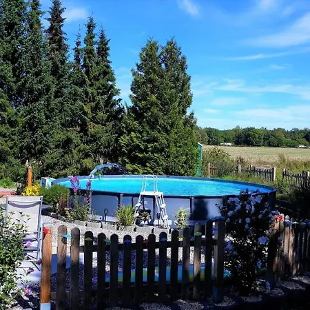 Grosse In Mit Pool, Garten Und Grill شقة *